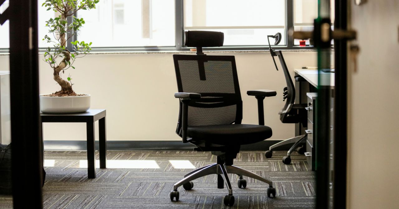 【快適】疲れないオフィスチェア5選！選び方と購入前に知りたい重要ポイントも徹底解説 Mr.Chairs